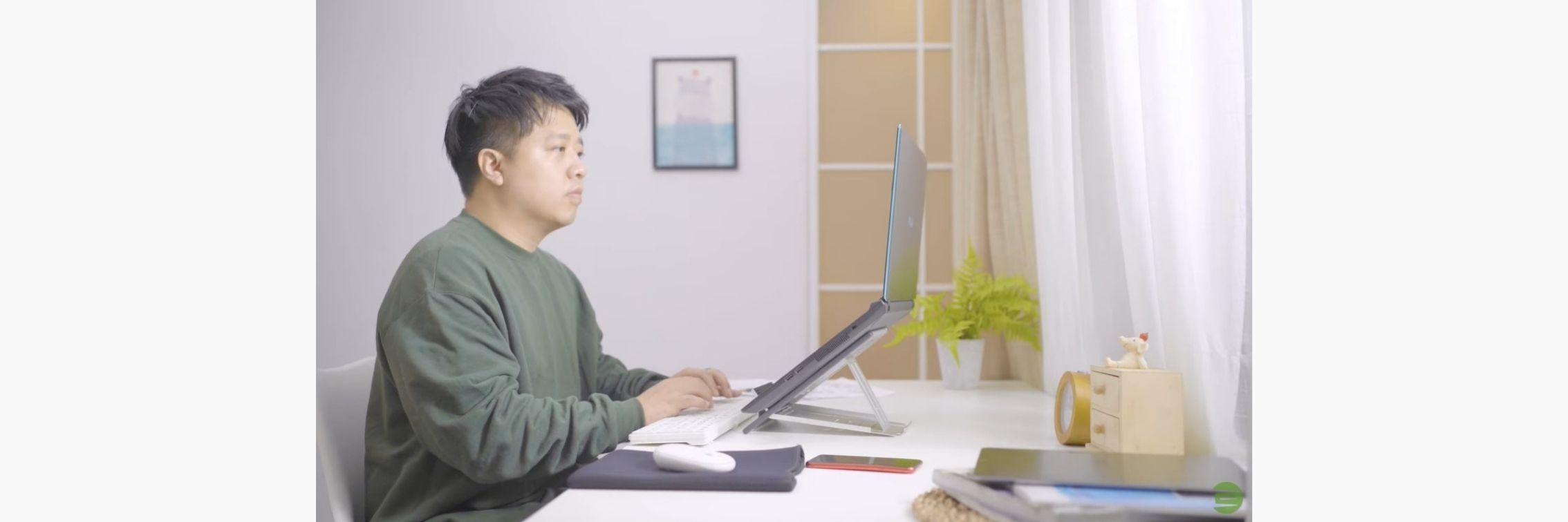 노트북/태블릿 스탠드 전시도 01 가디언 공기 필터 습기 시스템